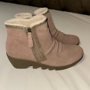 Women’s Size 10 Wide Skechers Memory Foam Faux-fur-lined Zip-up Wedge Booties